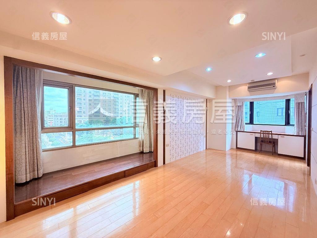 國泰建設英倫皇家三房車位房屋室內格局與周邊環境