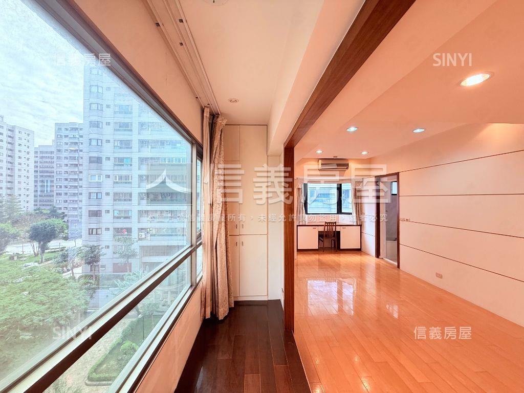 國泰建設英倫皇家三房車位房屋室內格局與周邊環境