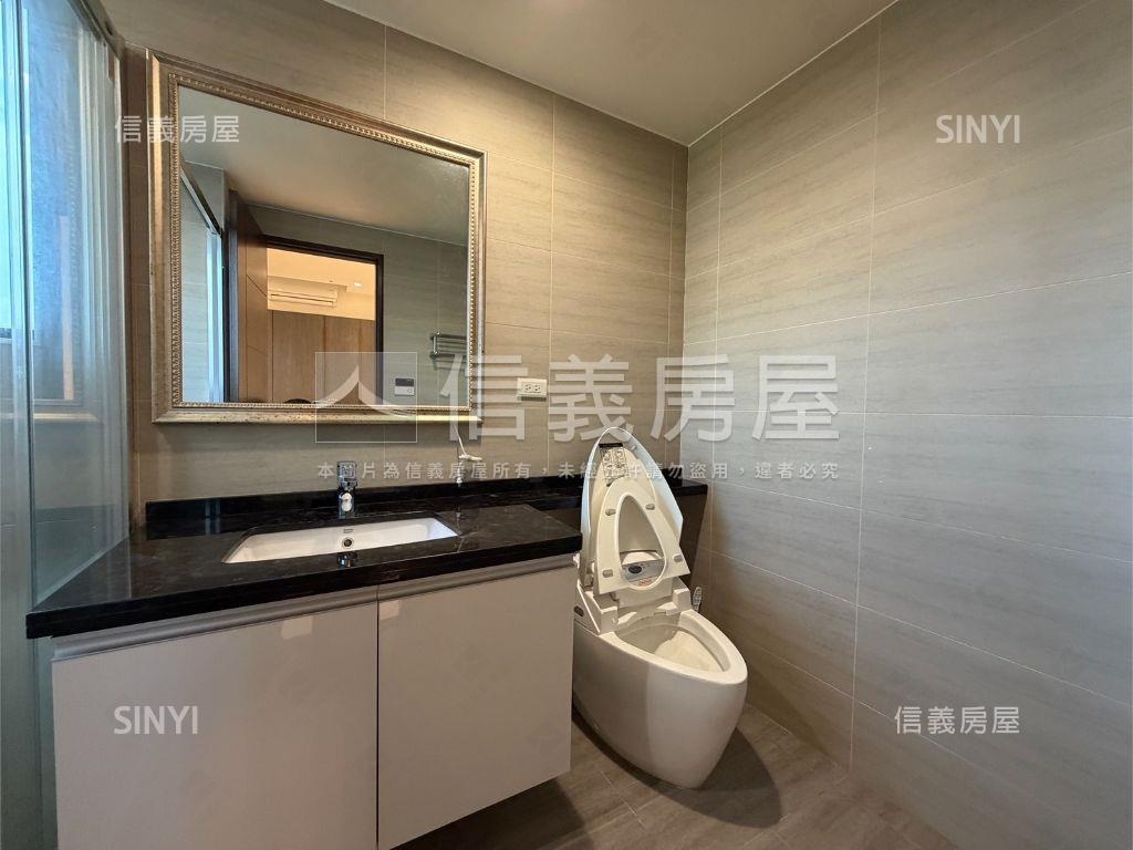 公園上品精裝三房車位房屋室內格局與周邊環境