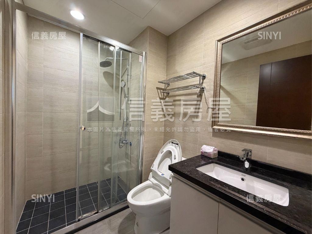 公園上品精裝三房車位房屋室內格局與周邊環境