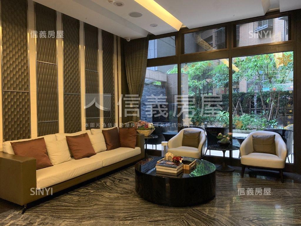 公園上品精裝三房車位房屋室內格局與周邊環境