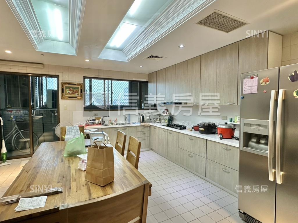 寶璽公園爵邸大坪數平車房屋室內格局與周邊環境