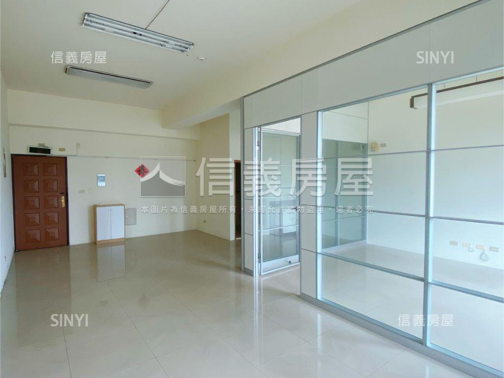 高鐵特區｜竹冠雙翼辦公室房屋室內格局與周邊環境