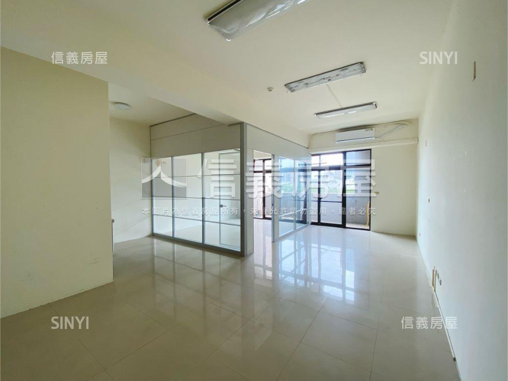 高鐵特區｜竹冠雙翼辦公室房屋室內格局與周邊環境