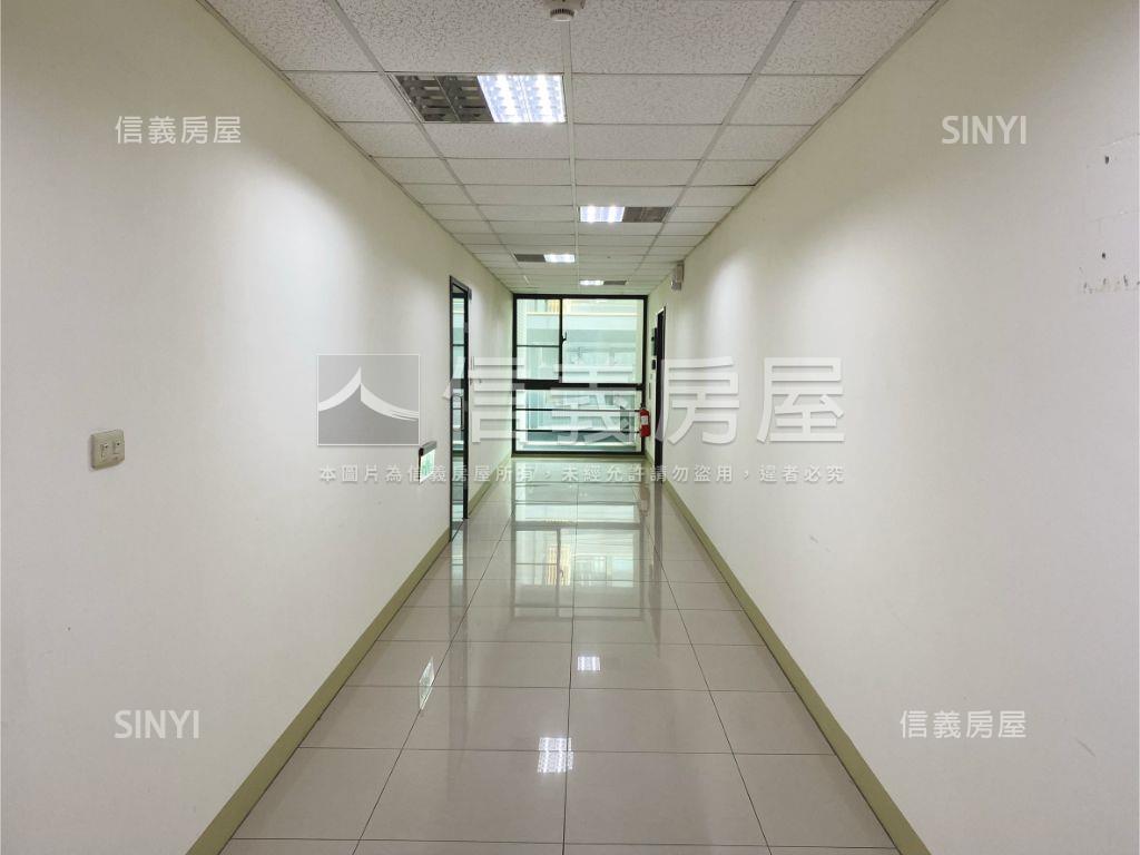 高鐵特區｜竹冠雙翼辦公室房屋室內格局與周邊環境