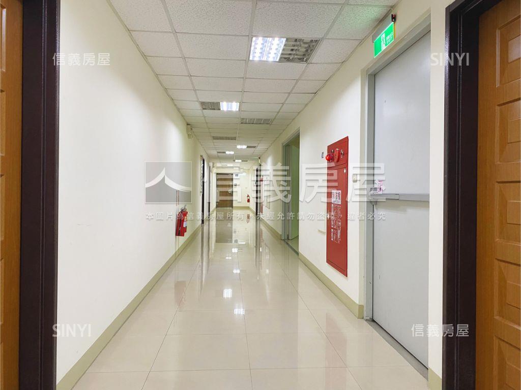 高鐵特區｜竹冠雙翼辦公室房屋室內格局與周邊環境