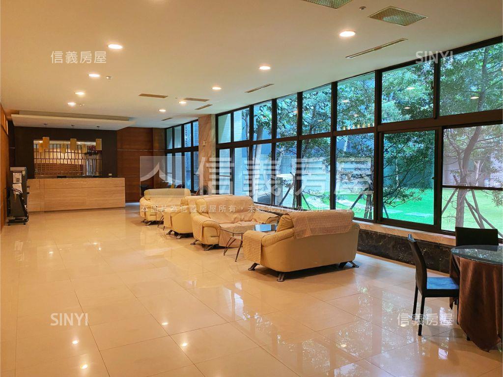 高鐵特區｜竹冠雙翼辦公室房屋室內格局與周邊環境