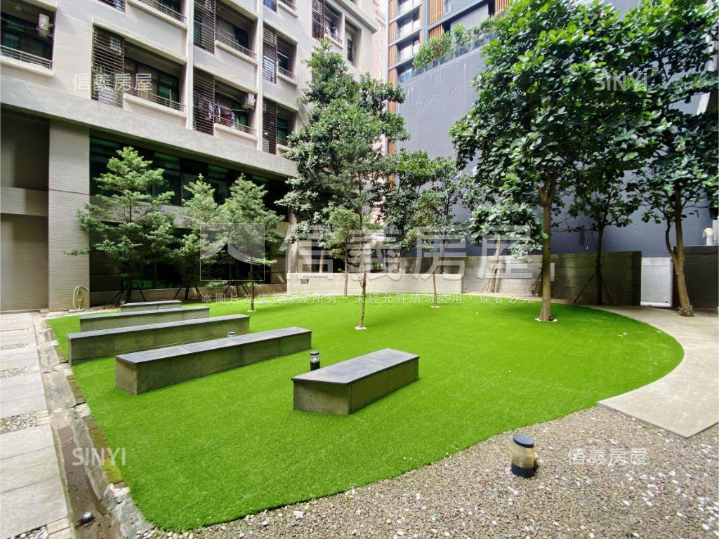 高鐵特區｜竹冠雙翼辦公室房屋室內格局與周邊環境