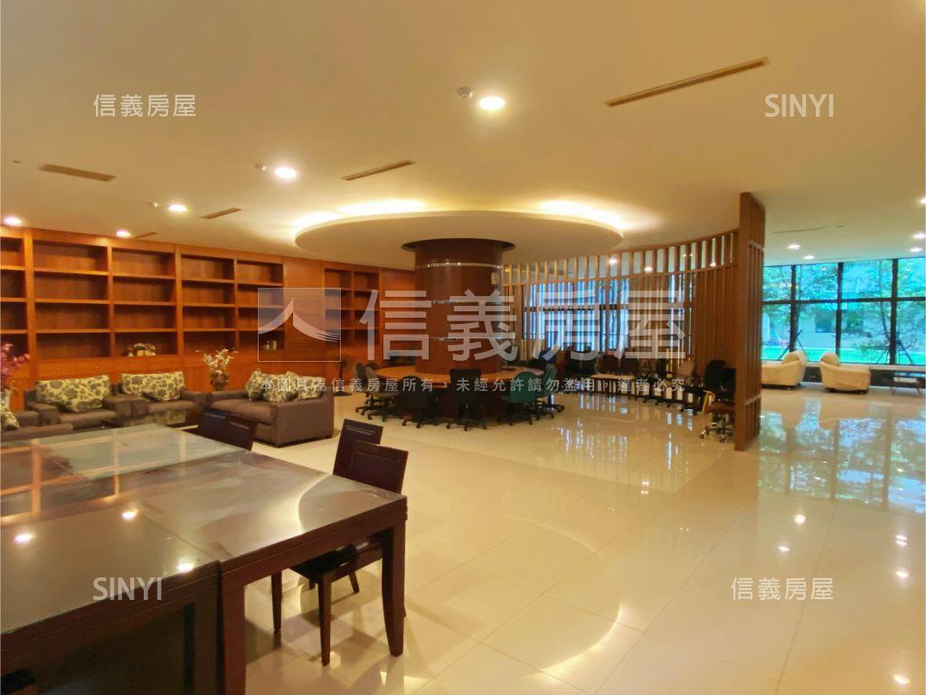 高鐵特區｜竹冠雙翼辦公室房屋室內格局與周邊環境