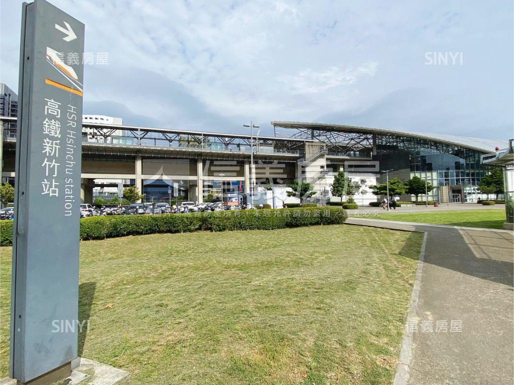 高鐵特區｜竹冠雙翼辦公室房屋室內格局與周邊環境