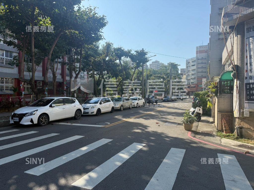 專任近東區進德整合土地Ｃ房屋室內格局與周邊環境