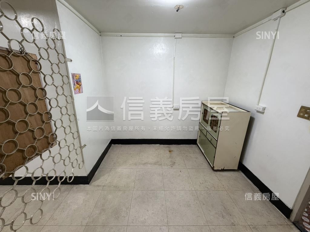 膝蓋救星－忠孝街２樓房屋室內格局與周邊環境