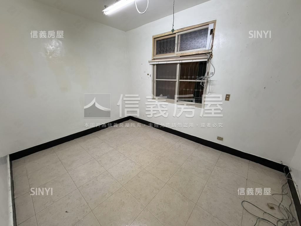 膝蓋救星－忠孝街２樓房屋室內格局與周邊環境