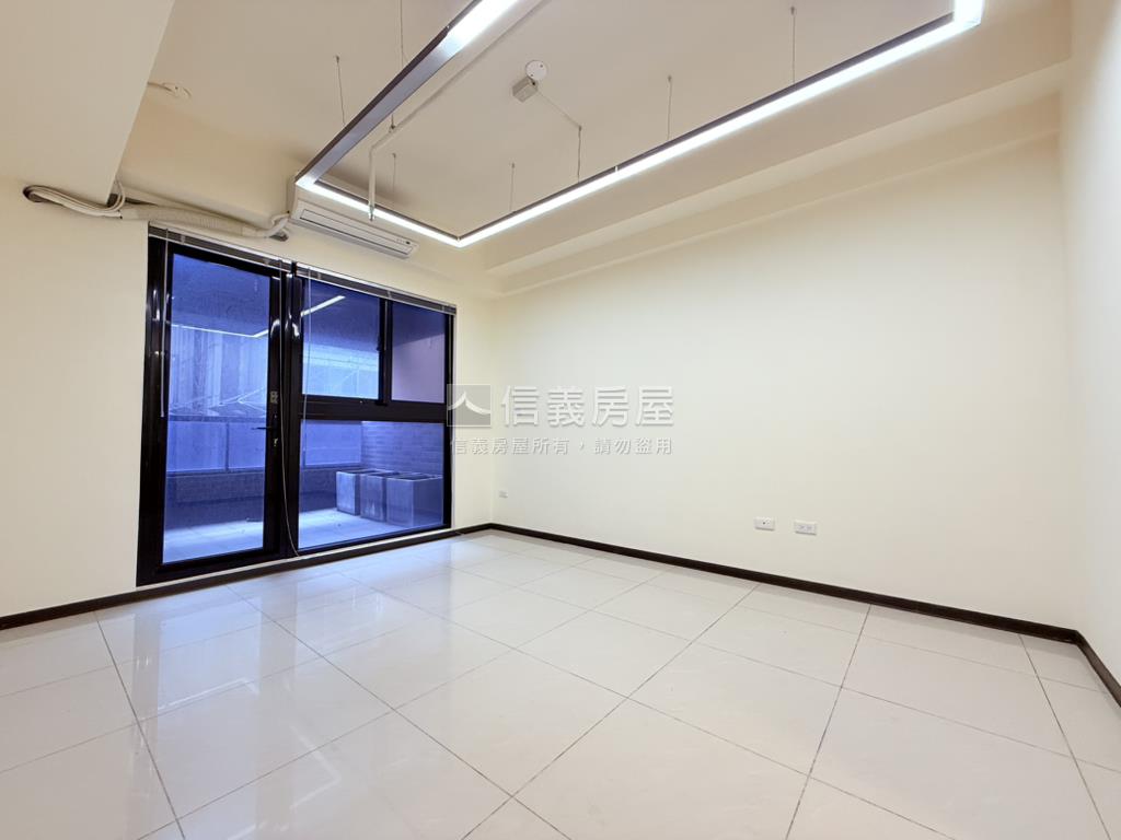 晴空２３露臺大三房房屋室內格局與周邊環境