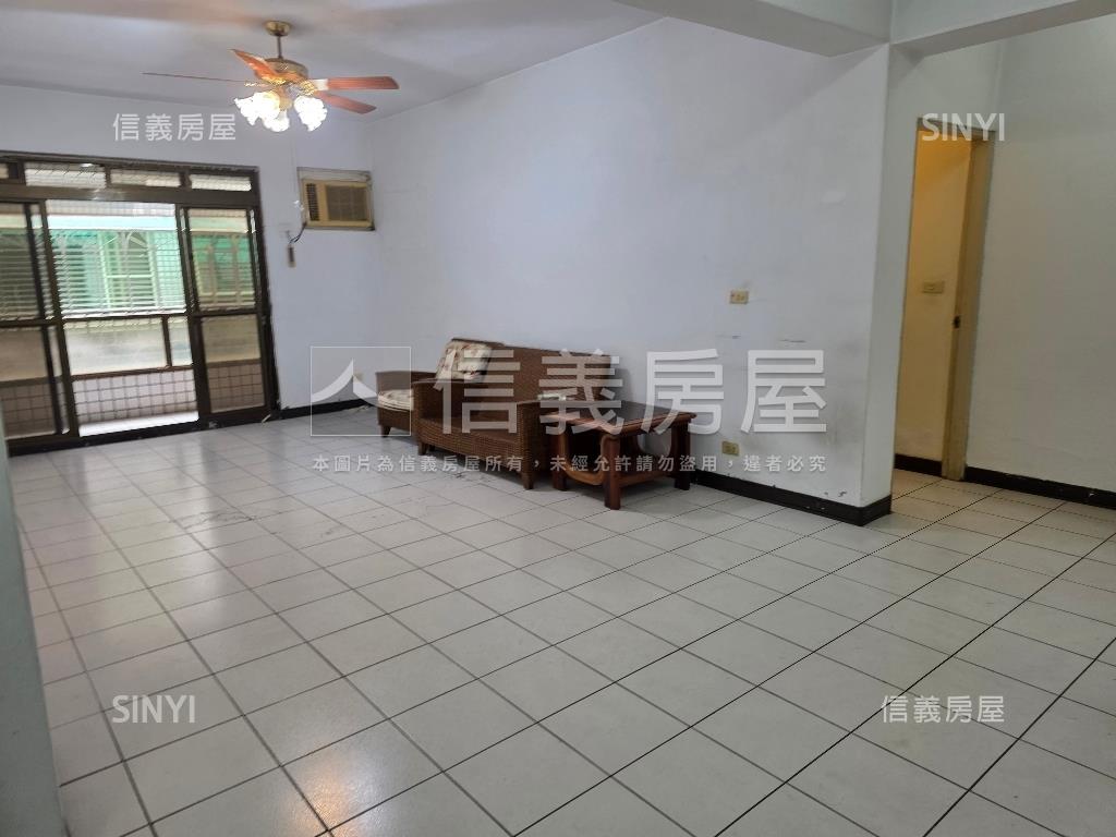 近徐匯捷運冠天下三房車位房屋室內格局與周邊環境