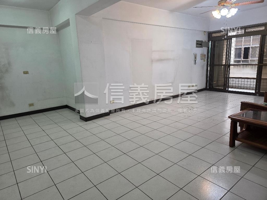 近徐匯捷運冠天下三房車位房屋室內格局與周邊環境