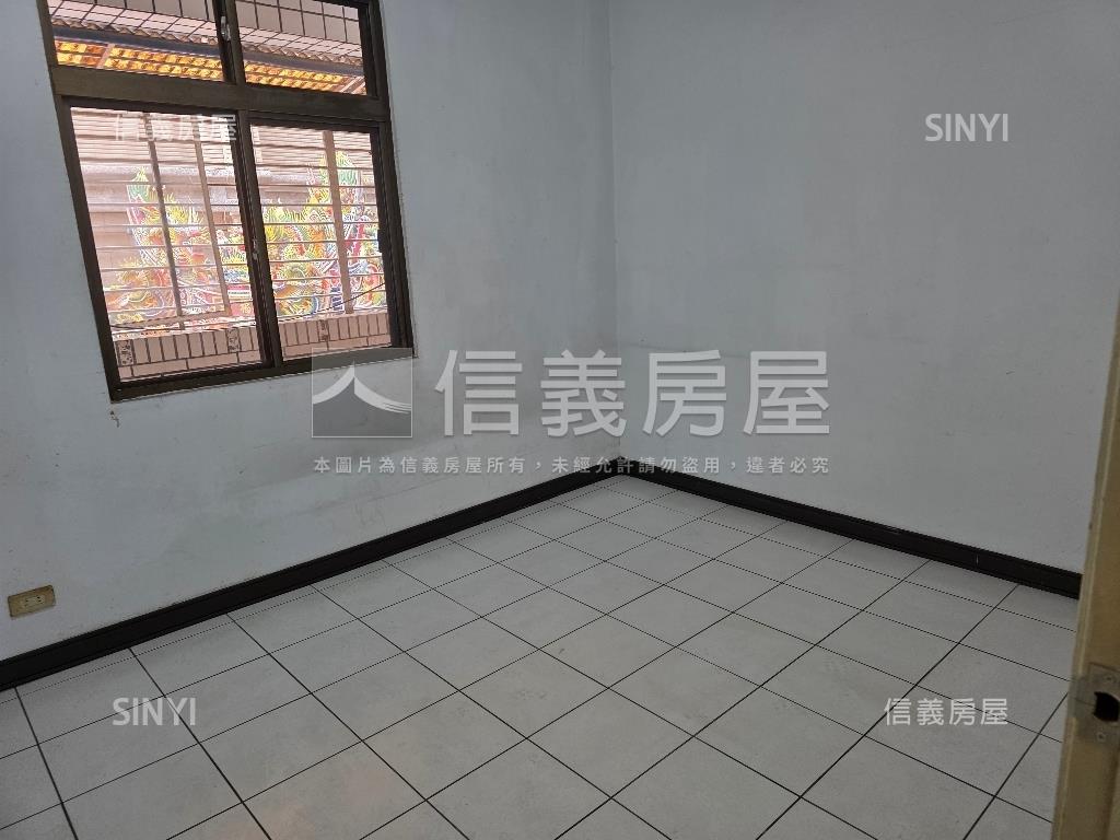 近徐匯捷運冠天下三房車位房屋室內格局與周邊環境