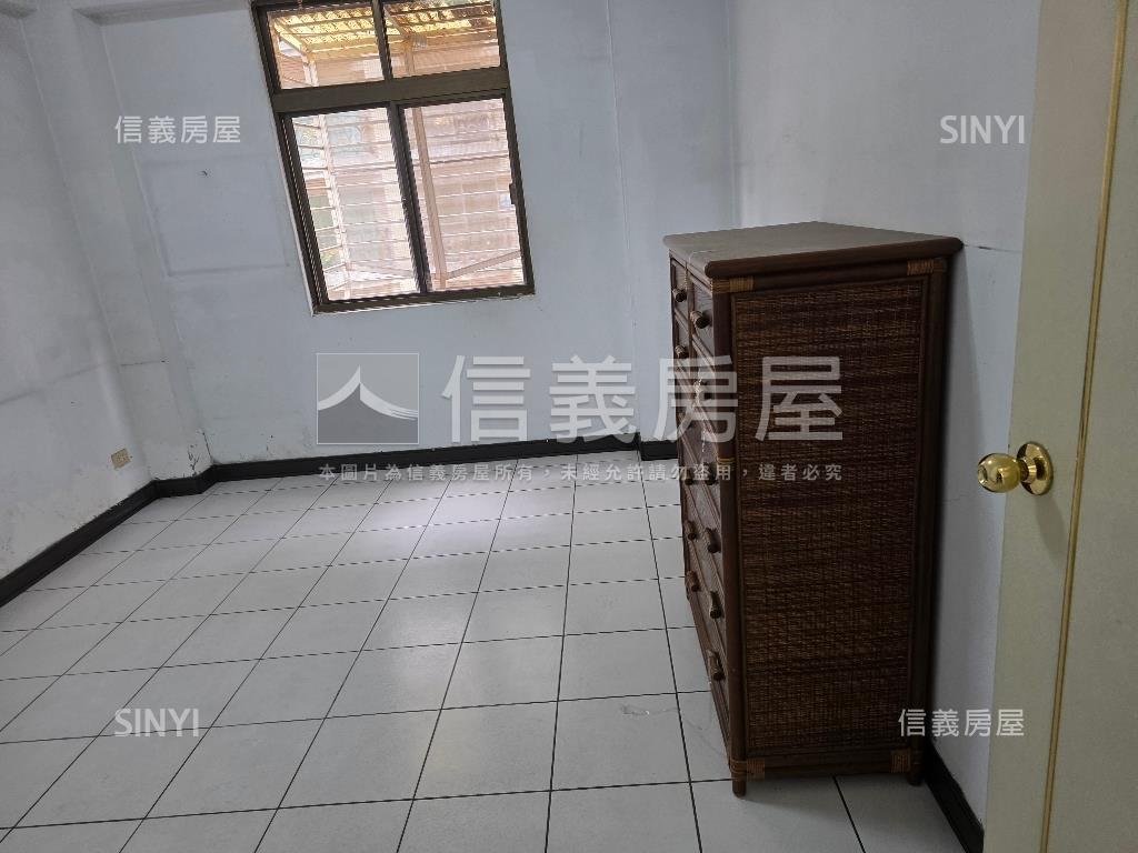 近徐匯捷運冠天下三房車位房屋室內格局與周邊環境