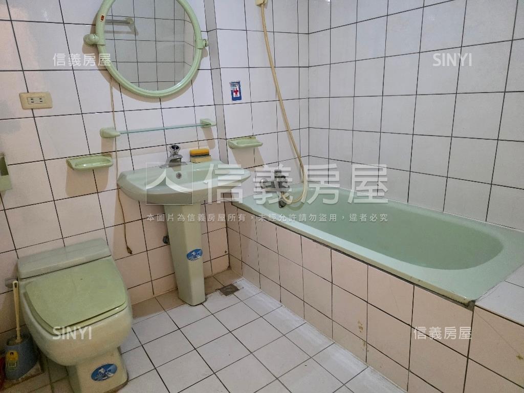 近徐匯捷運冠天下三房車位房屋室內格局與周邊環境