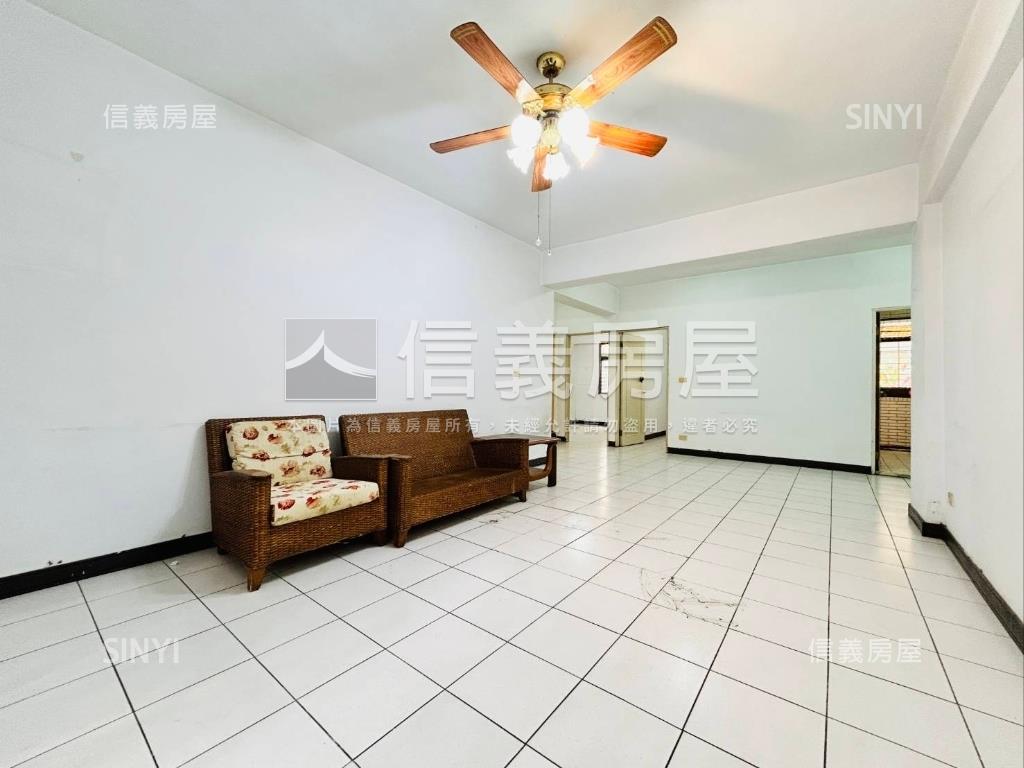 近徐匯捷運冠天下三房車位房屋室內格局與周邊環境