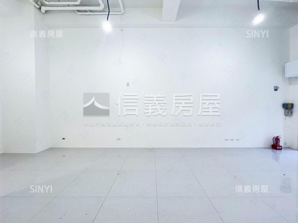 僑興路全新店面房屋室內格局與周邊環境
