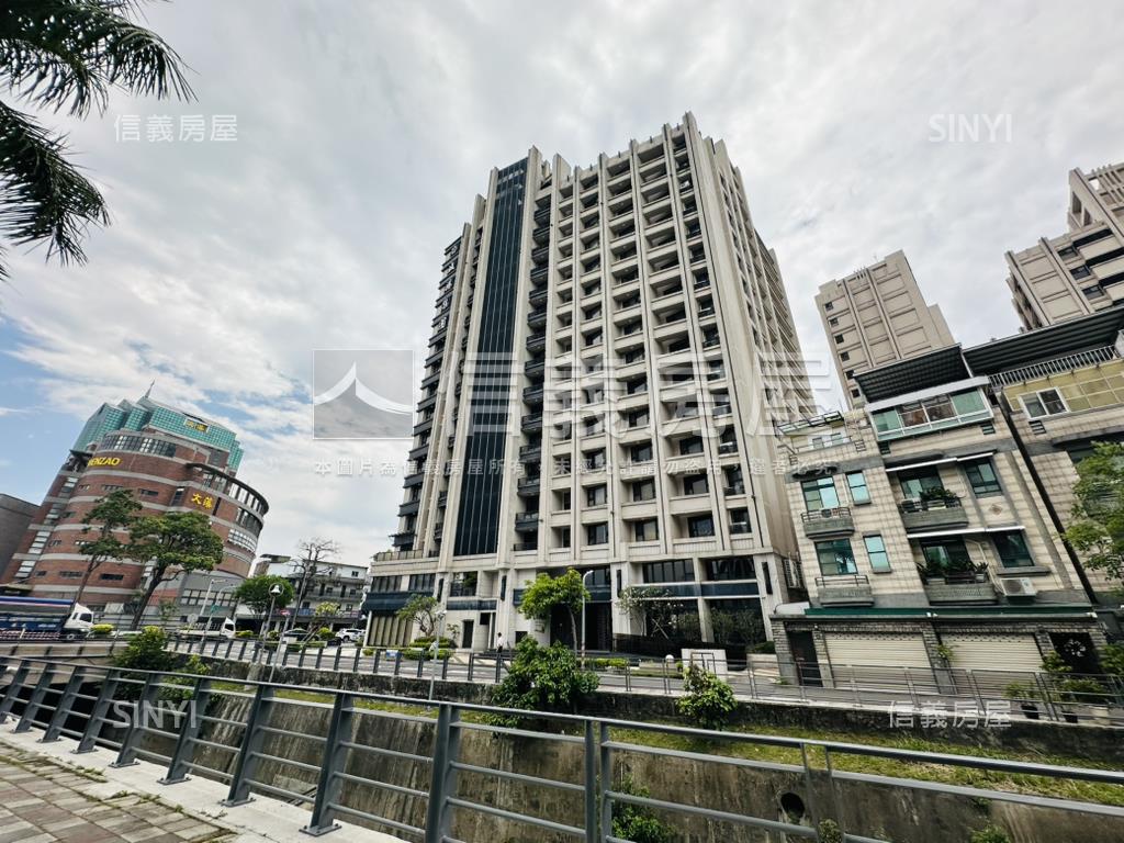 河堤城揚輕屋齡三房車位房屋室內格局與周邊環境