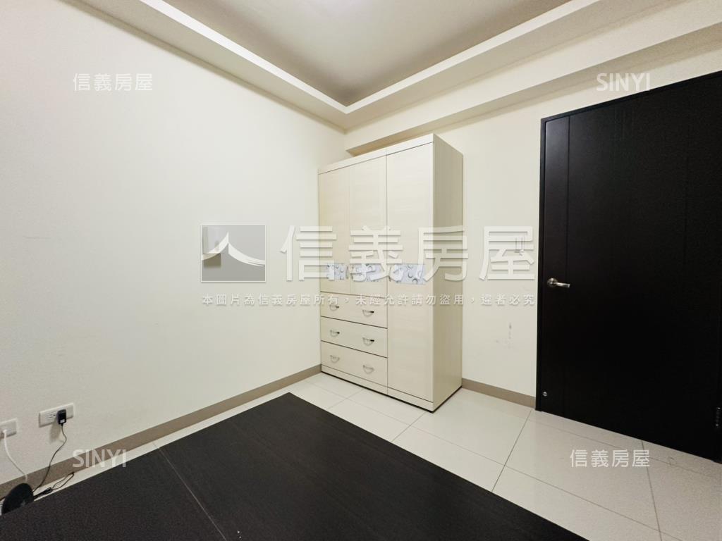 河堤城揚輕屋齡三房車位房屋室內格局與周邊環境