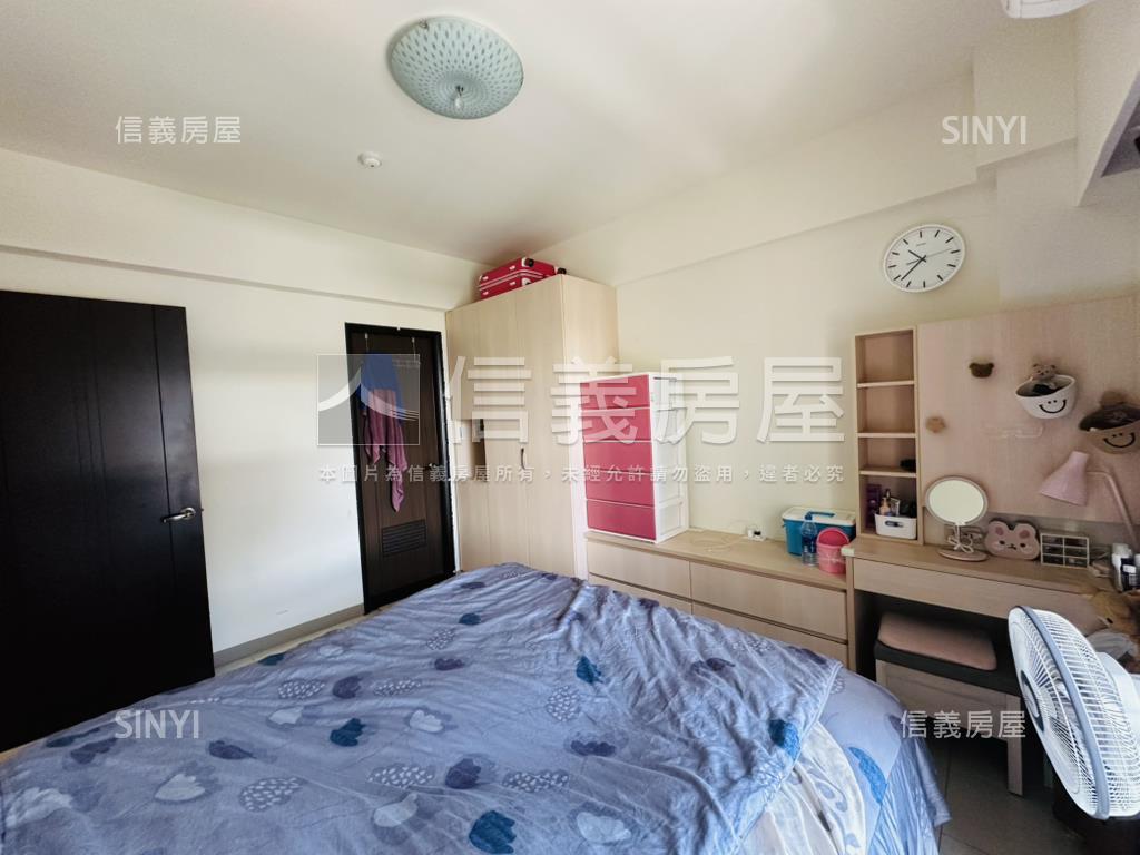 河堤城揚輕屋齡三房車位房屋室內格局與周邊環境