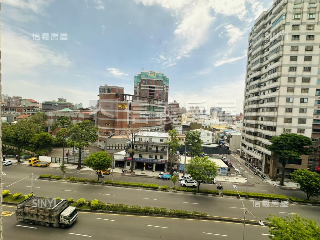 河堤城揚輕屋齡三房車位房屋室內格局與周邊環境