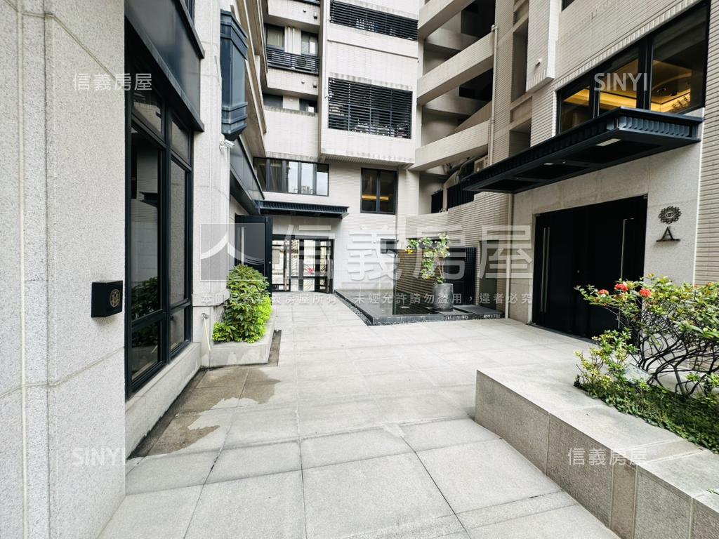 河堤城揚輕屋齡三房車位房屋室內格局與周邊環境