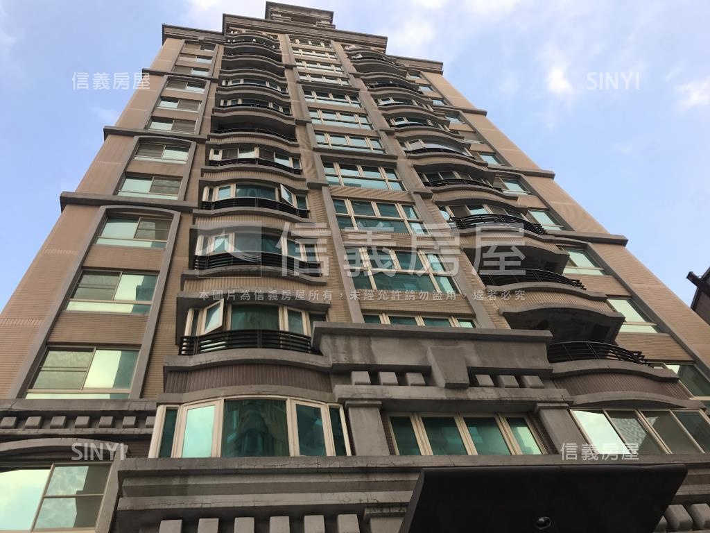帝景高樓三面採光附車位房屋室內格局與周邊環境