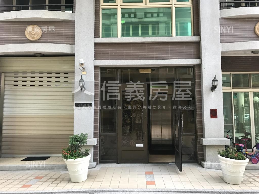 帝景高樓三面採光附車位房屋室內格局與周邊環境