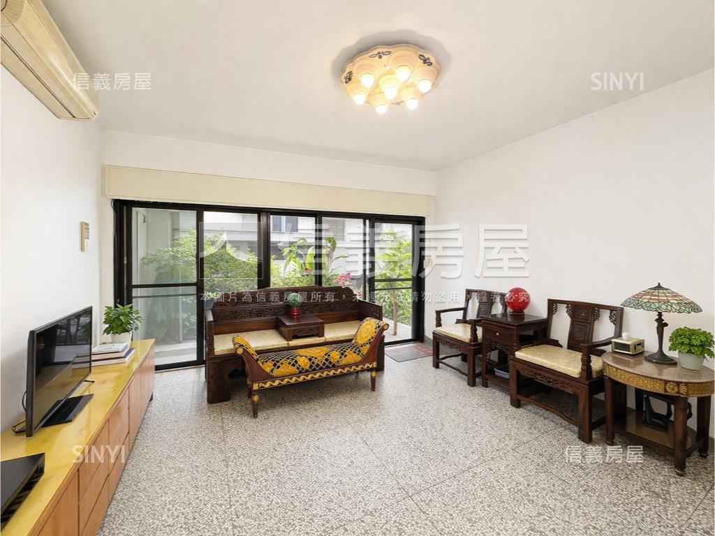 天母門口庭院一樓房屋室內格局與周邊環境