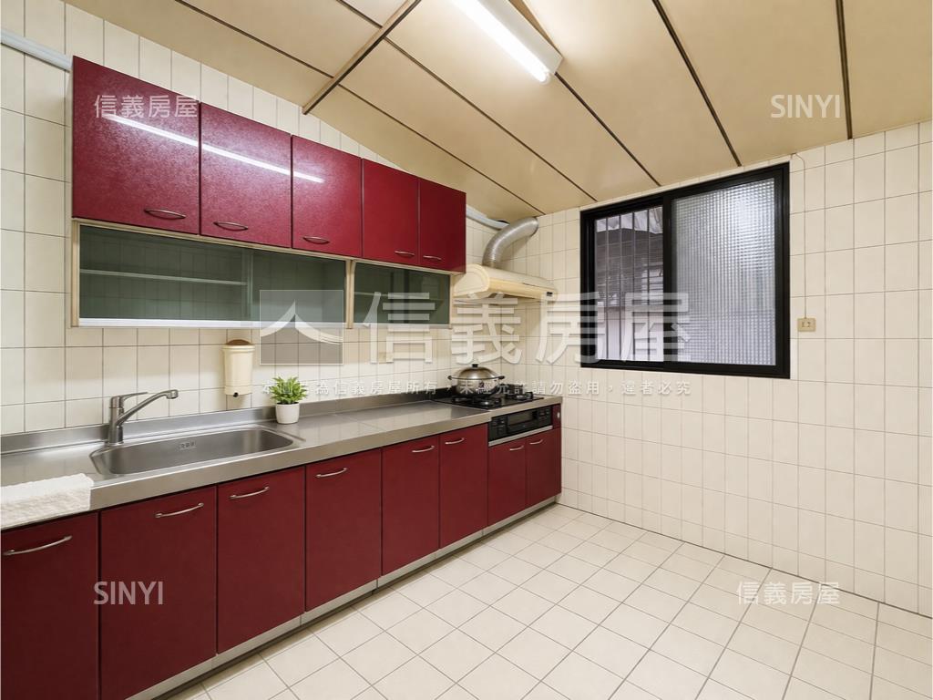 天母門口庭院一樓房屋室內格局與周邊環境