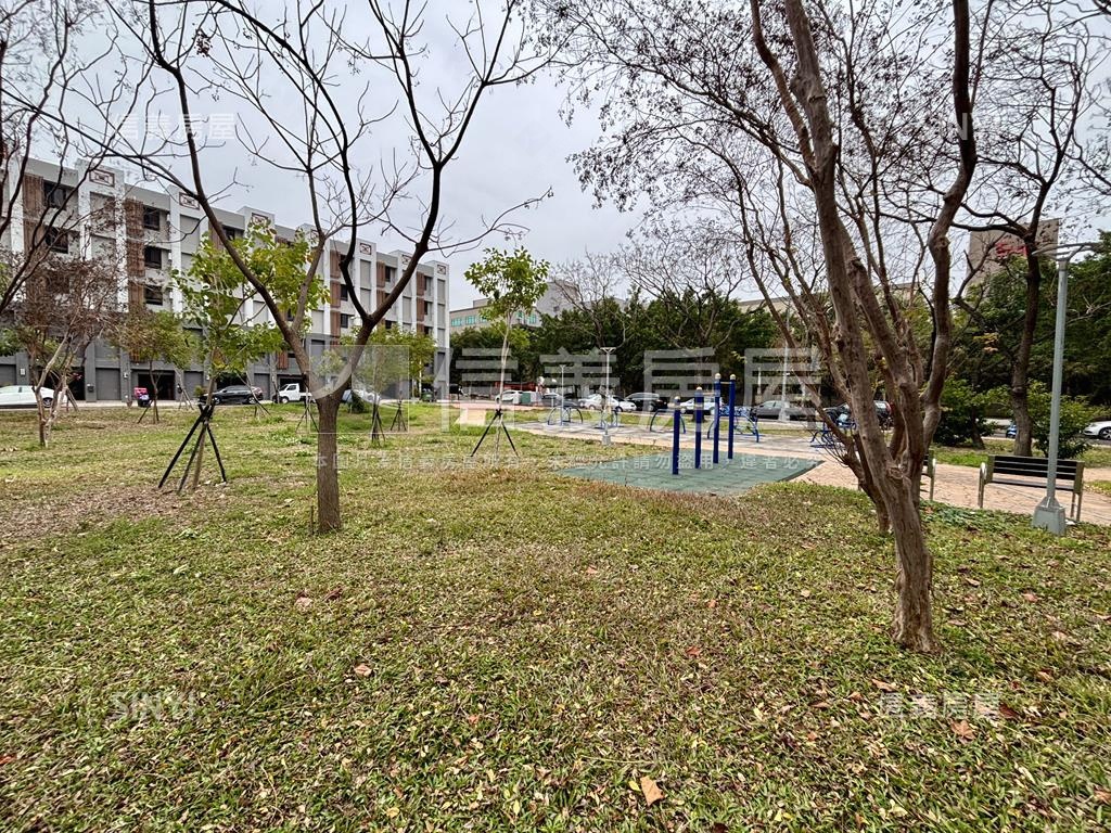 公園旁大面寬邊間豪墅房屋室內格局與周邊環境
