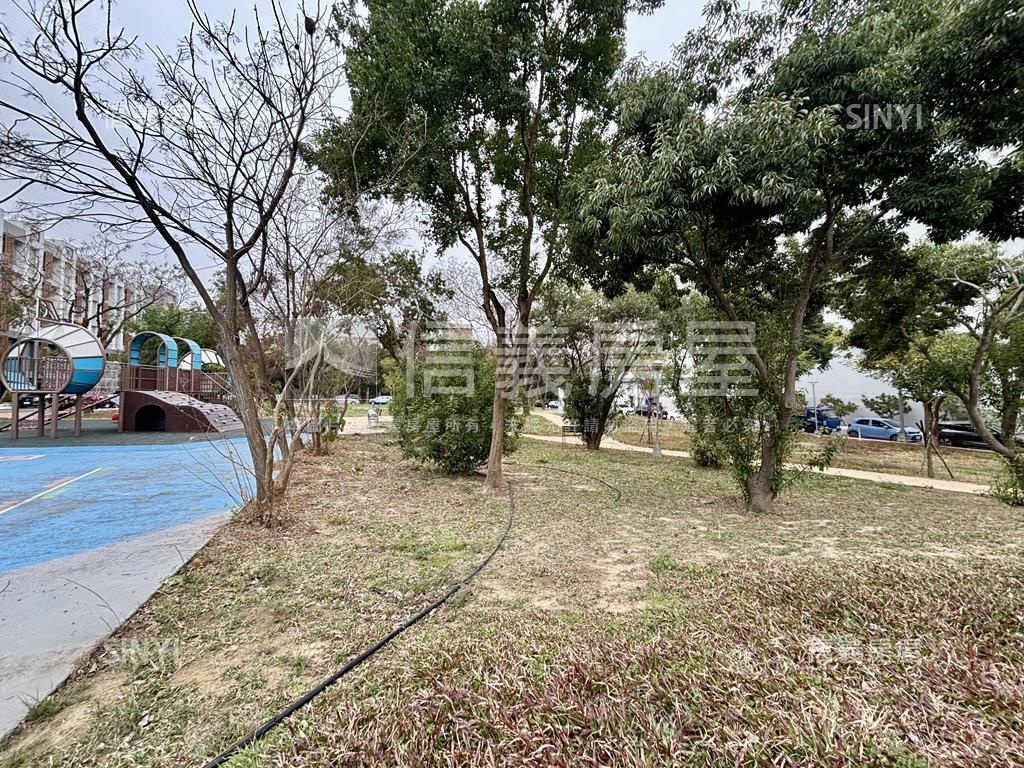 公園旁大面寬邊間豪墅房屋室內格局與周邊環境