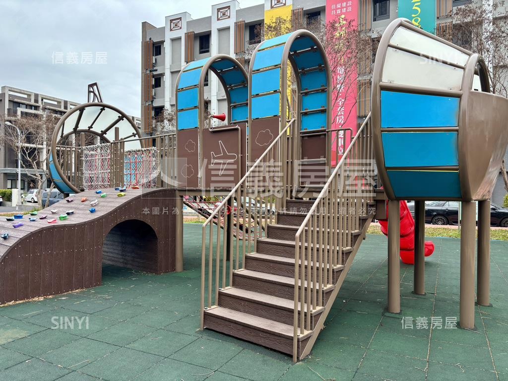公園旁大面寬邊間豪墅房屋室內格局與周邊環境