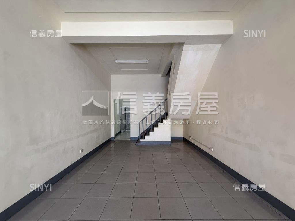 自強夜市旁正路金透店房屋室內格局與周邊環境