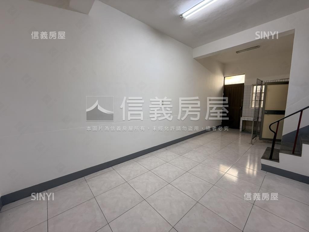 自強夜市旁正路金透店房屋室內格局與周邊環境