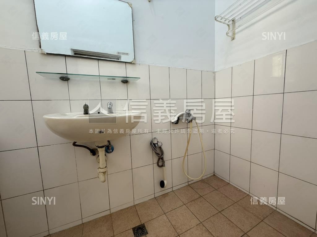 自強夜市旁正路金透店房屋室內格局與周邊環境