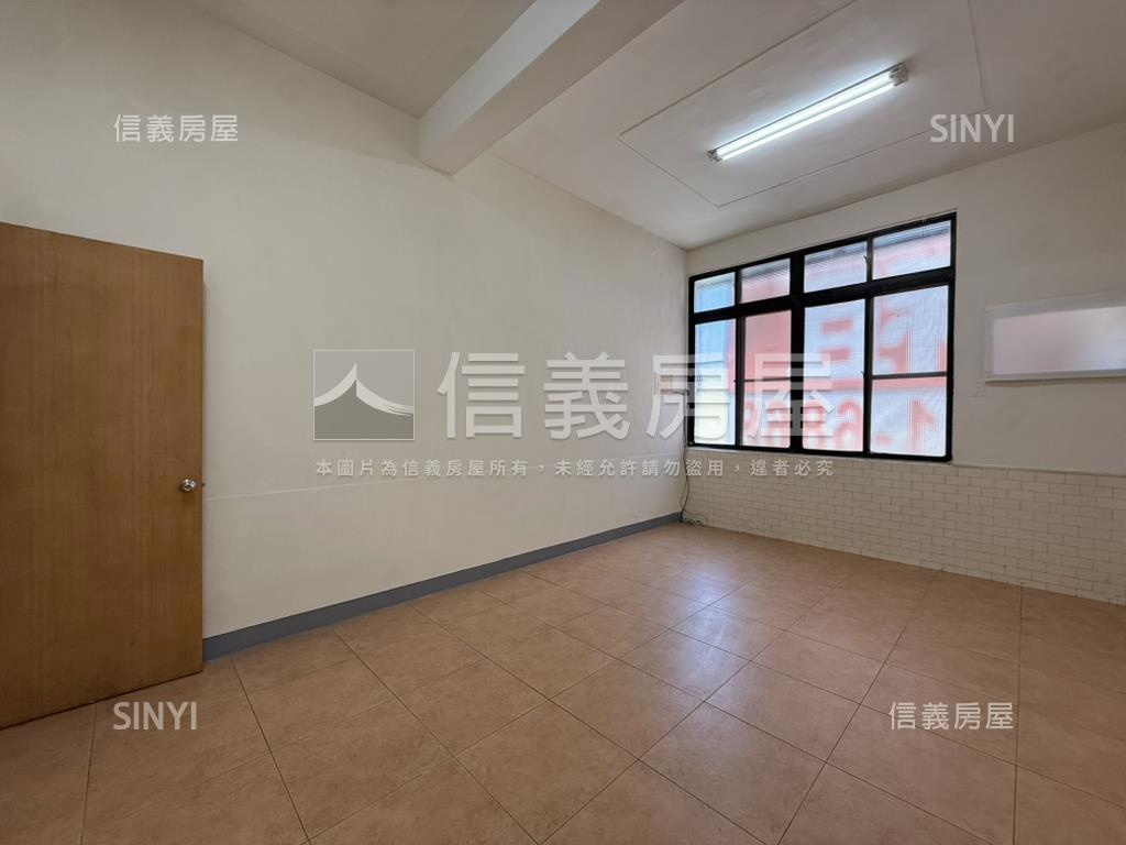 自強夜市旁正路金透店房屋室內格局與周邊環境