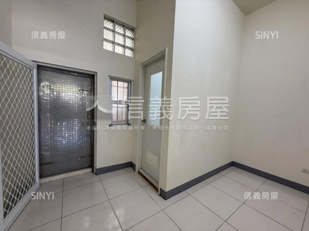 自強夜市旁正路金透店房屋室內格局與周邊環境