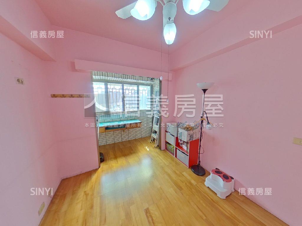 南區三房車位高樓視野房屋室內格局與周邊環境