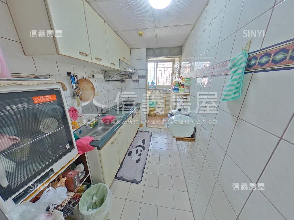 南區三房車位高樓視野房屋室內格局與周邊環境