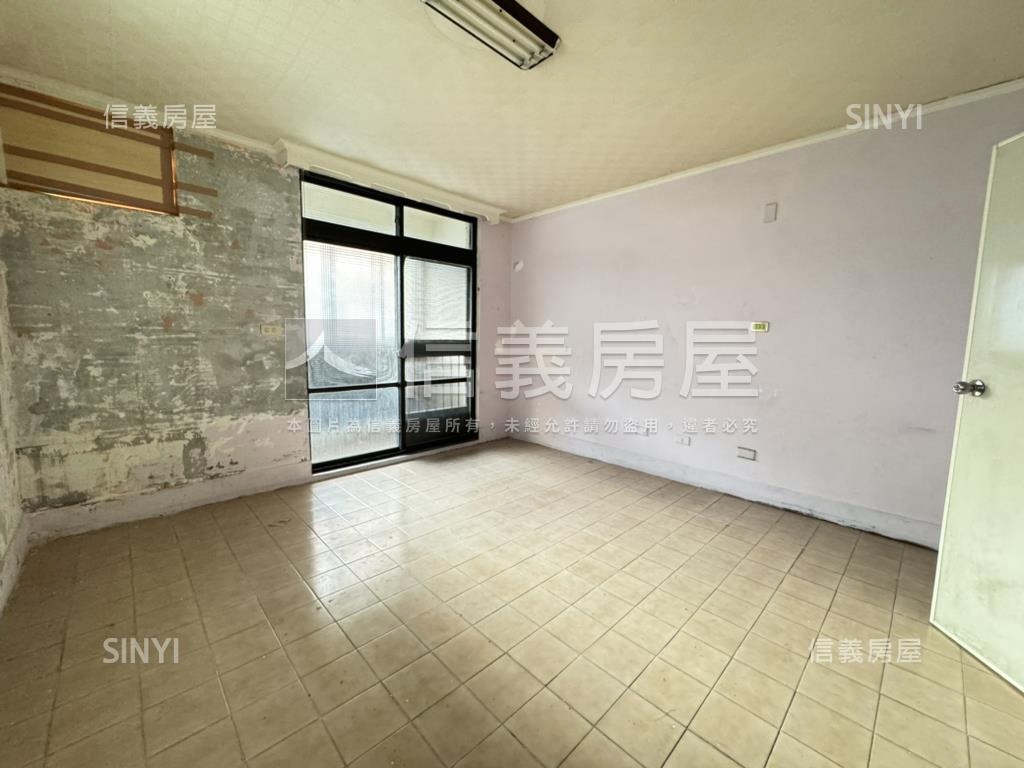 黃興正路朝南邊間透天房屋室內格局與周邊環境