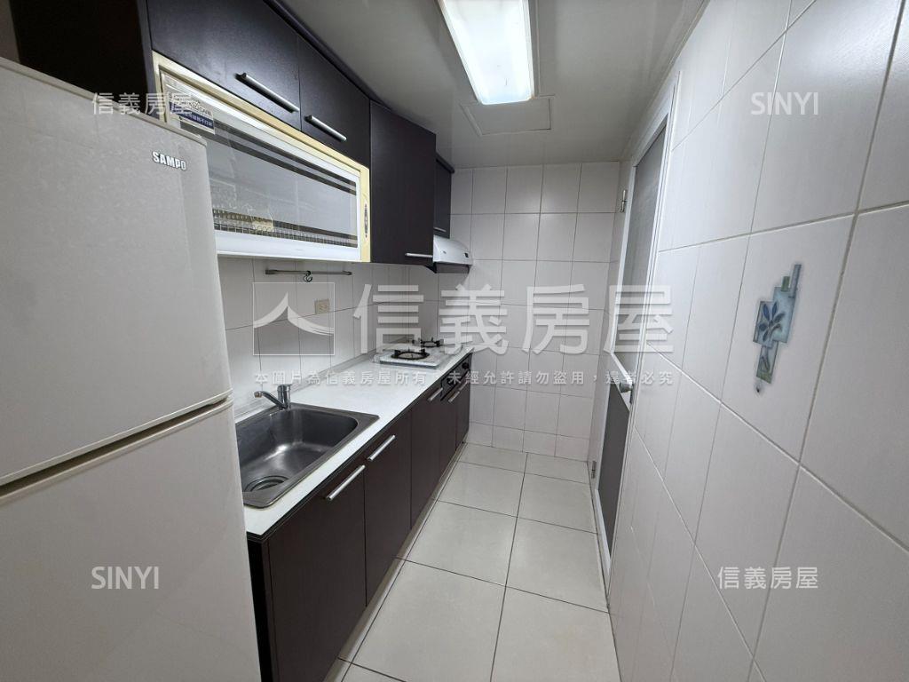 東方之星優質三房車位房屋室內格局與周邊環境