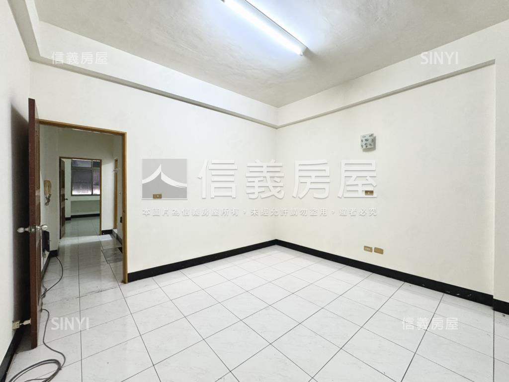 同安路雙車庫好大間金店面房屋室內格局與周邊環境