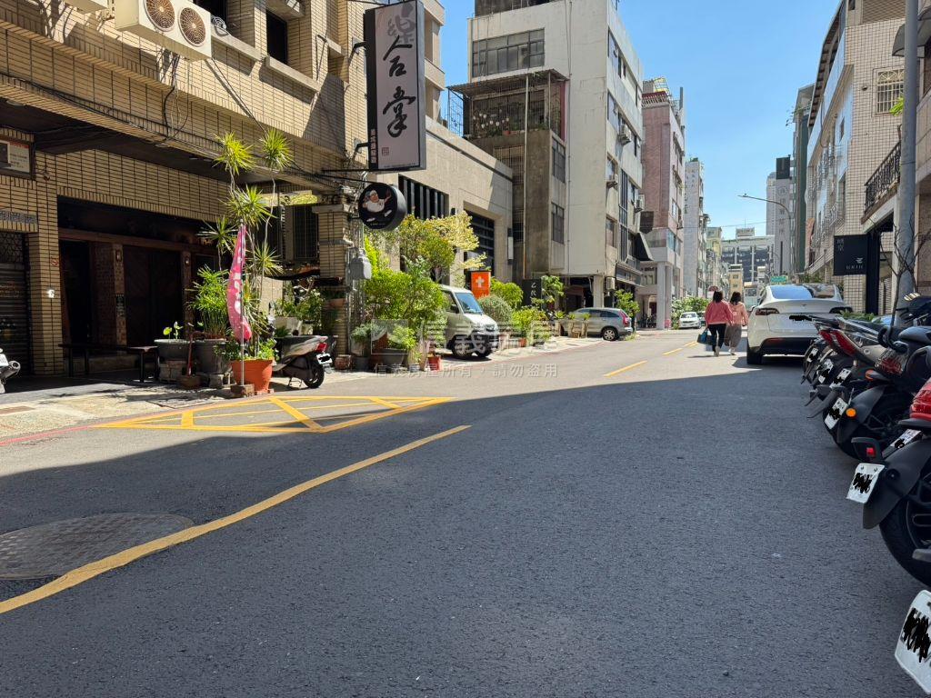 近新堀江百坪美宅房屋室內格局與周邊環境
