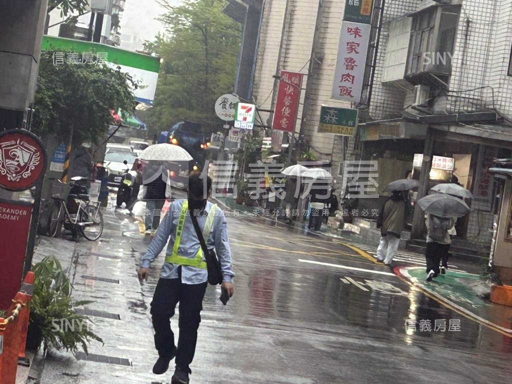 聯合報面寬金店面房屋室內格局與周邊環境