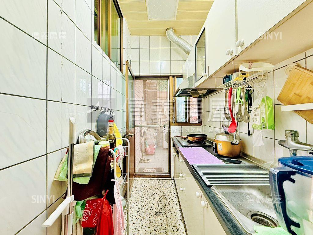 近捷運首選電梯房屋室內格局與周邊環境